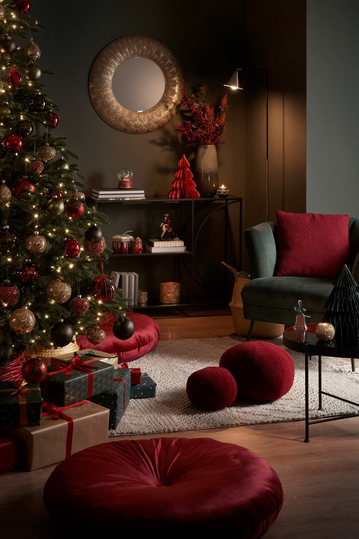 albero di natale bellamonte 210 cm, vista ambientata in soggiorno natalizio