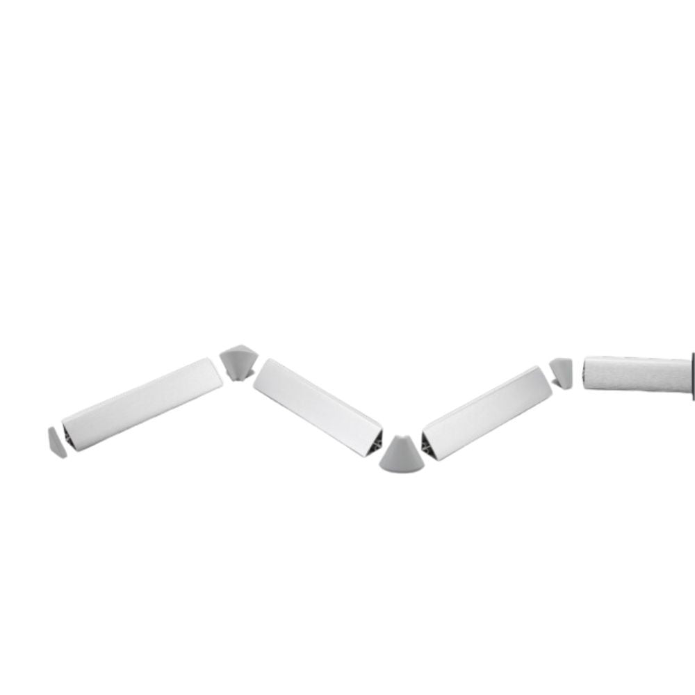 accessori alzatina triangolare colore grigio alluminio, dettaglio della finitura dell’alzatina in abbinamento al top