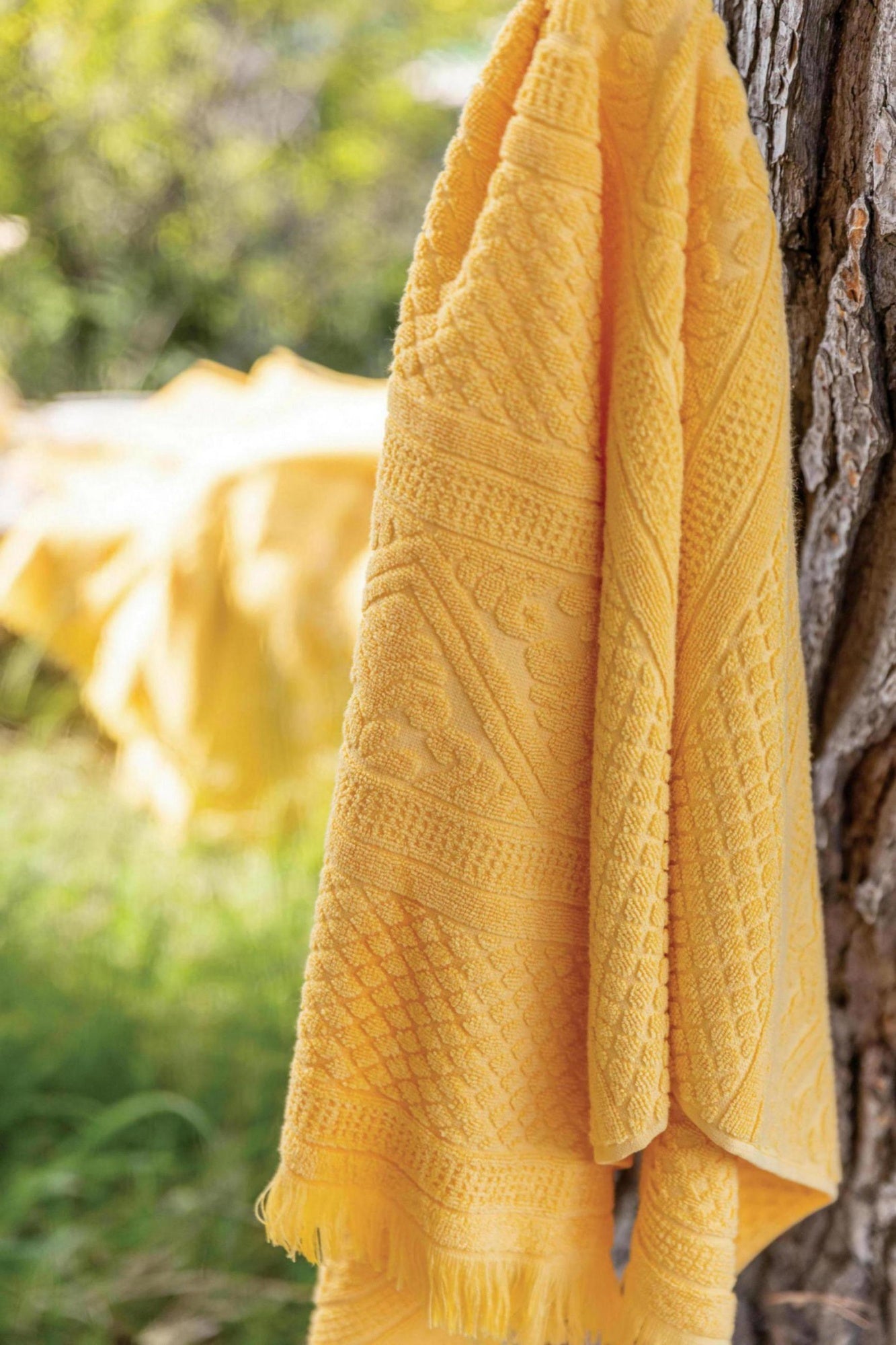 asciugamano zoe mimosa, colore mimosa, taglia 100 x 180. asciuga rapidamente lasciando una piacevole sensazione