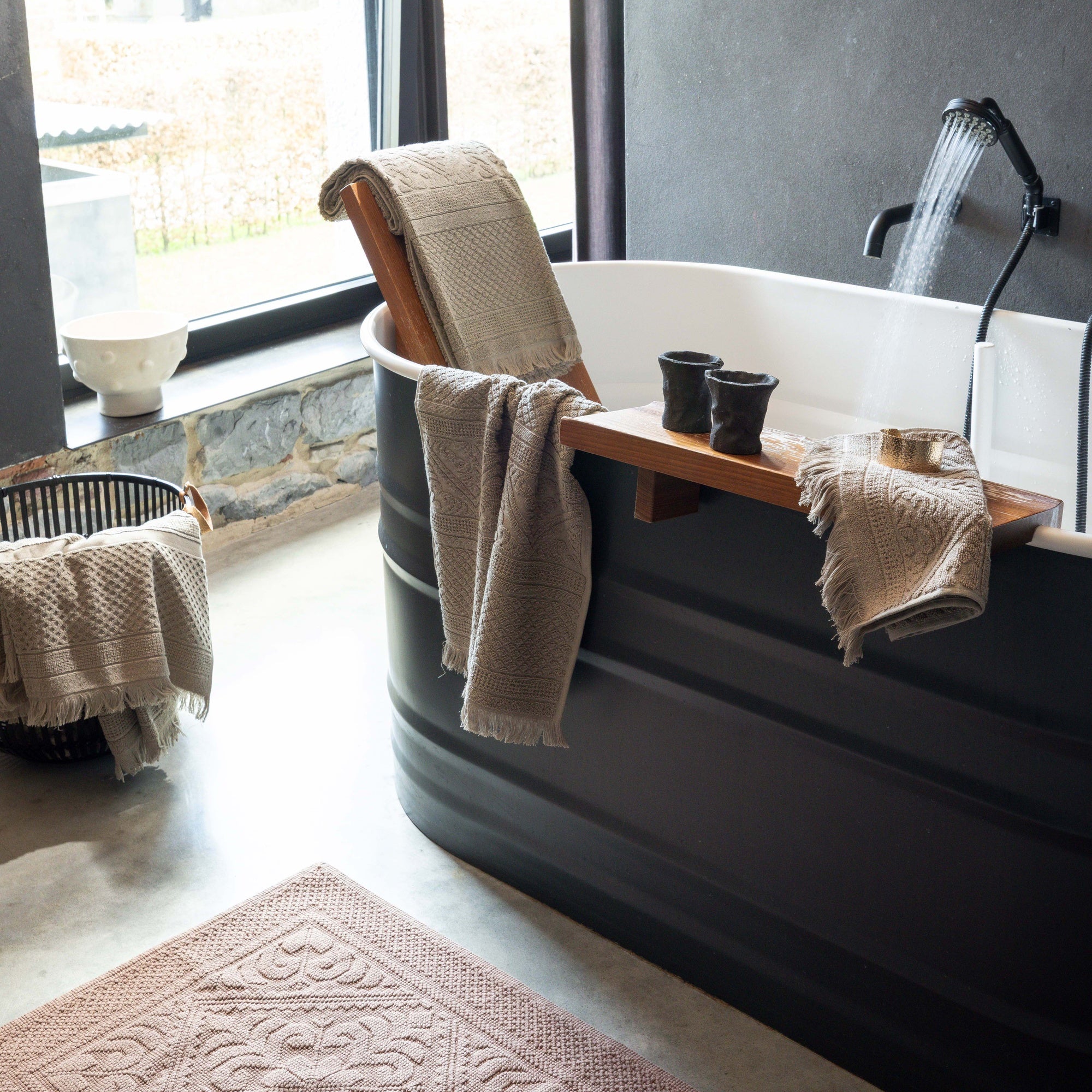 asciugamano da bagno zoe nocciola, colore nocciola, taglia 100 x 180. realizzato in 100% cotone, ideale per assorbenza e delicatezza sulla pelle