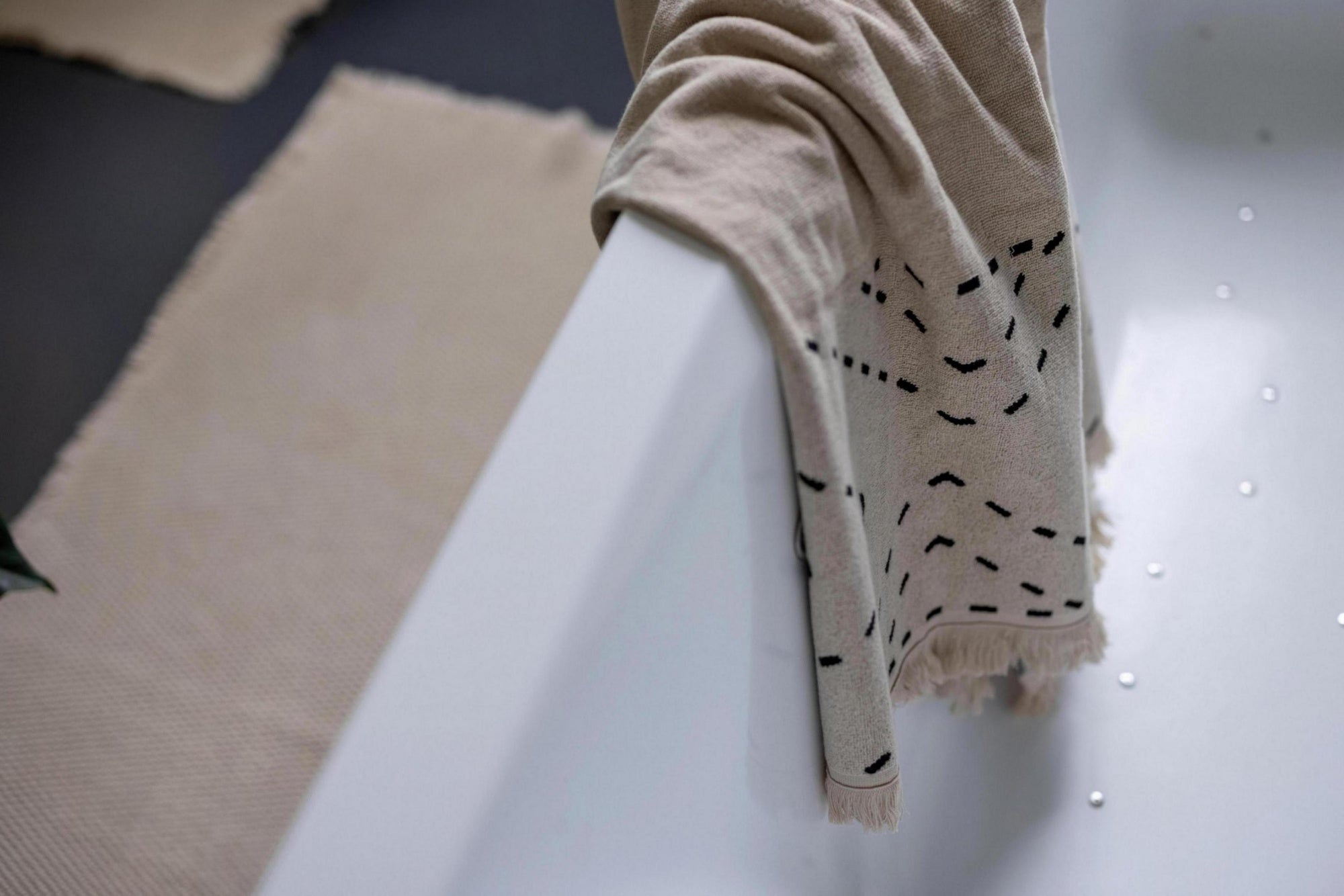 asciugamano julia lino, colore lino, taglia 50 x 100. asciuga rapidamente lasciando una piacevole sensazione