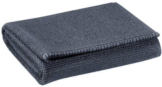 asciugamano da bagno bora ombra, colore ombra, taglia 90 x 150. asciugamano piegato su sfondo neutro per una visione pulita del prodotto