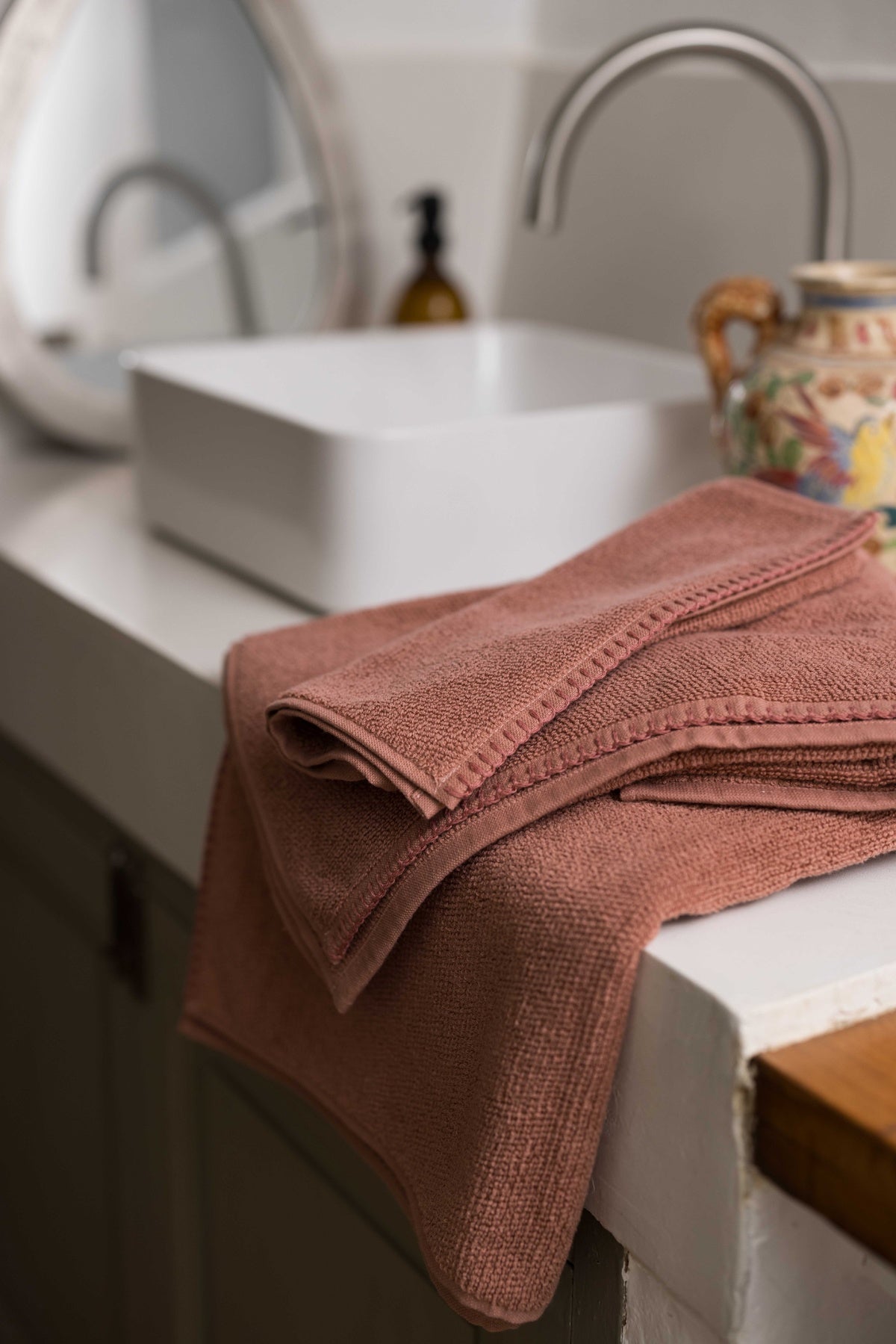 asciugamano da bagno bora terracotta, colore terracotta, taglia 90 x 150. asciuga rapidamente lasciando una piacevole sensazione