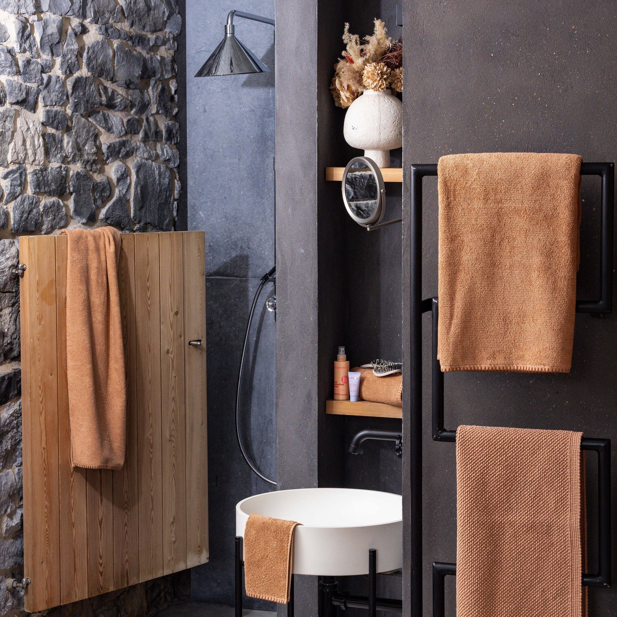 asciugamano da bagno bora cannella, colore cannella, taglia 90 x 150. realizzato in 100% cotone, ideale per assorbenza e delicatezza sulla pelle