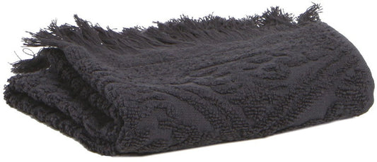 asciugamano da doccia zoe carbone, colore carbone, taglia 70 x 140. asciugamano piegato su sfondo neutro per una visione pulita del prodotto