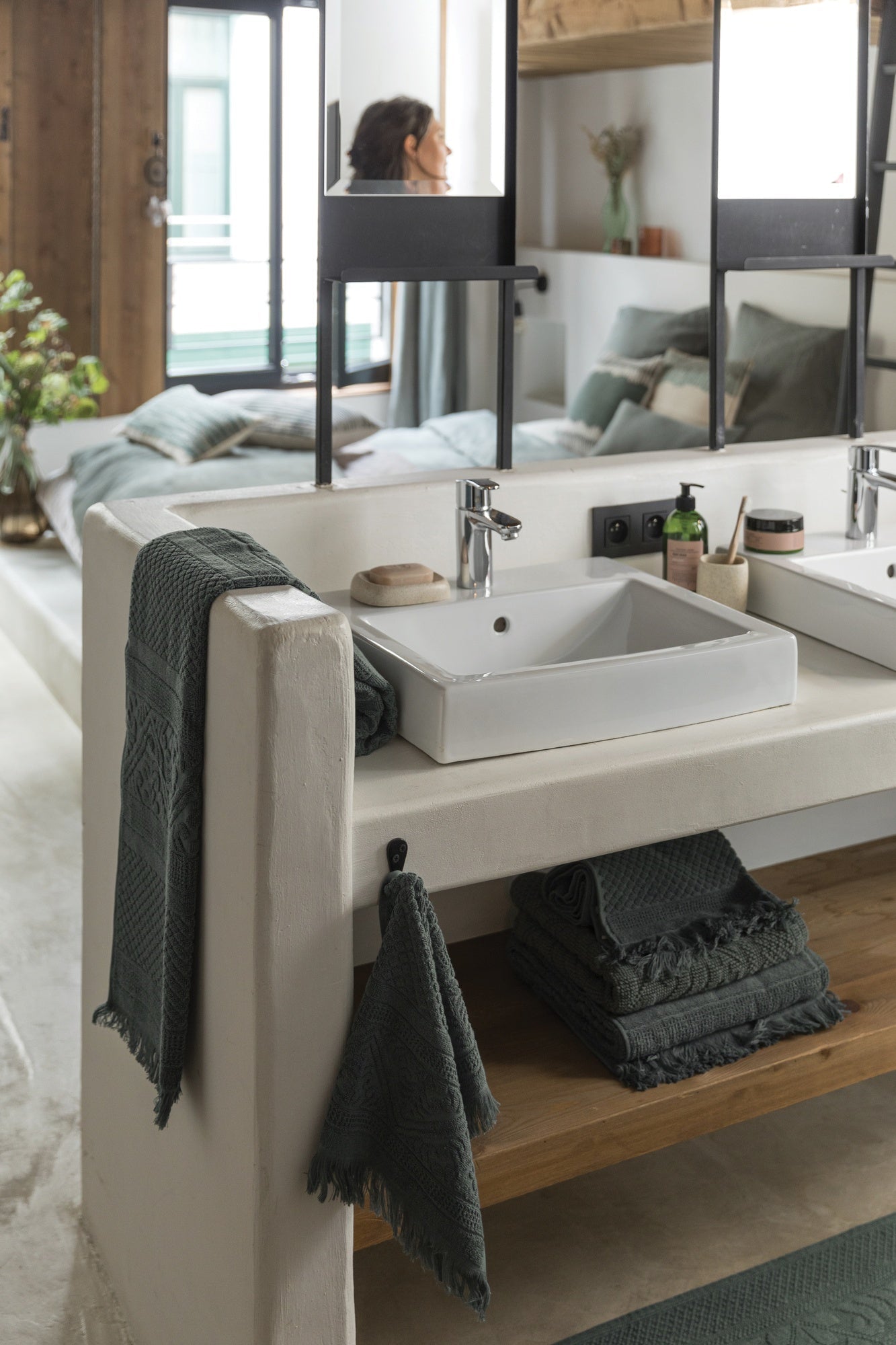 asciugamano da doccia zoe timo, colore timo, taglia 70 x 140. perfetto per il bagno quotidiano o la palestra