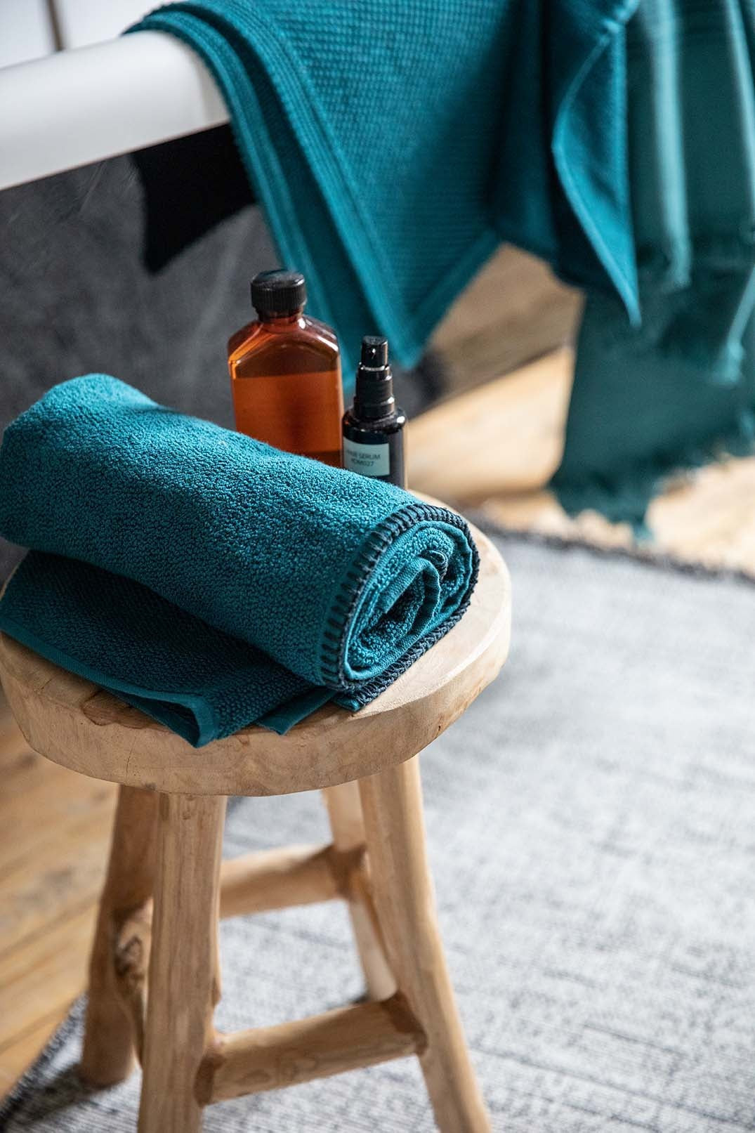 asciugamano da doccia bora pavone, colore pavone, taglia 70 x 130. realizzato in 100% cotone, ideale per assorbenza e delicatezza sulla pelle