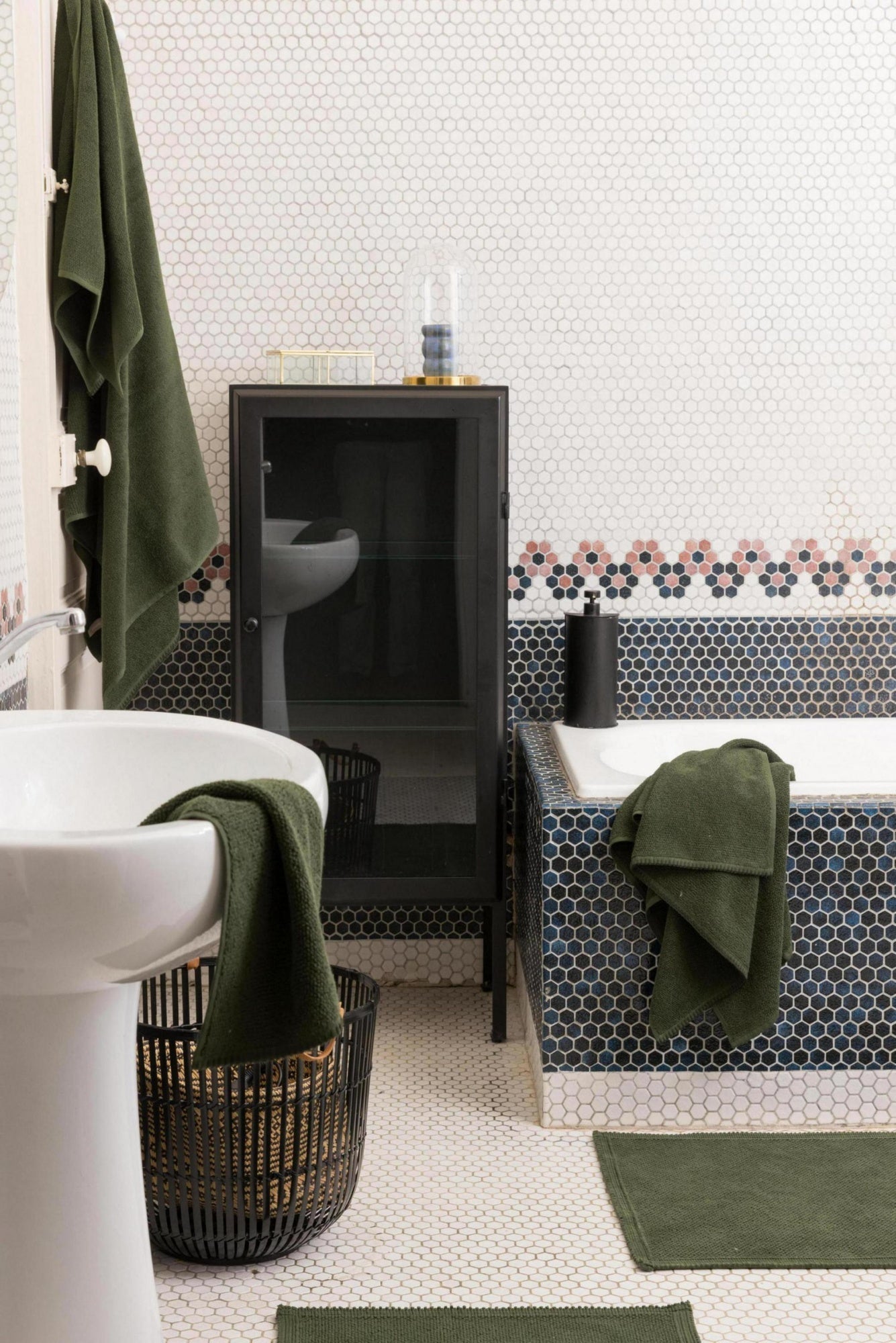 asciugamano da doccia bora rosmarino, colore rosmarino, taglia 70 x 130. realizzato in 100% cotone, ideale per assorbenza e delicatezza sulla pelle