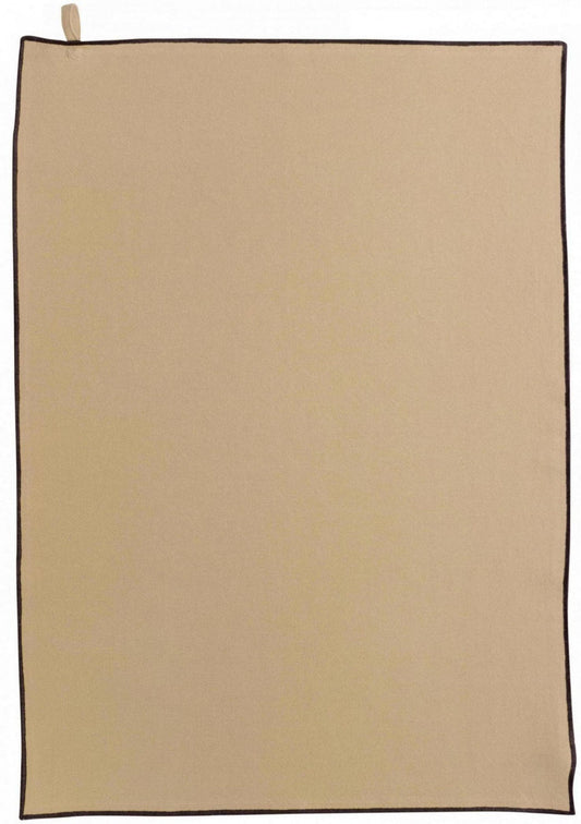 strofinaccio riciclato isae cammello, colore cammello, taglia 50 x 70. asciugamano piegato su sfondo neutro per una visione pulita del prodotto