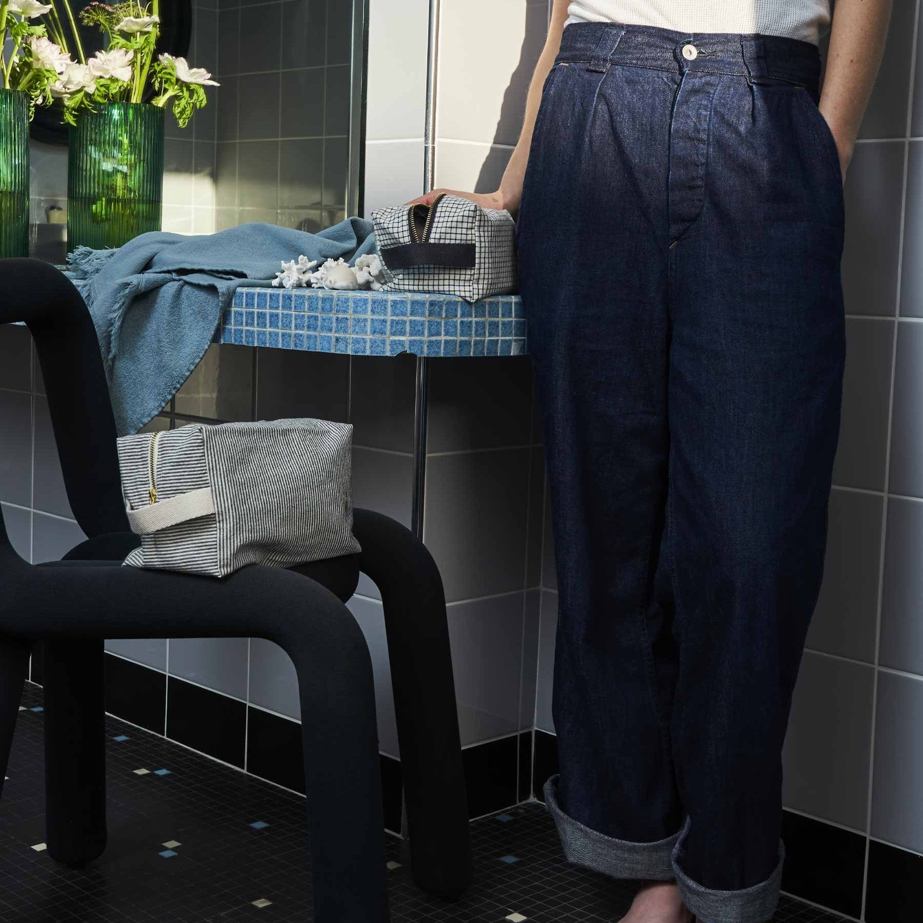 astuccio cubo finette caviar, colore finette caviar, taglia 22 x 14 x 10,5. dettaglio del prodotto da bagno