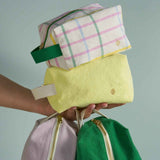 astuccio cubo iona luce del sole, colore luce del sole, taglia 15,5 x 10 x 10. dettaglio del prodotto da bagno