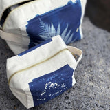 astuccio cubo fougere blu, colore blu, taglia 22 x 14 x 10,5. dettaglio del prodotto da bagno