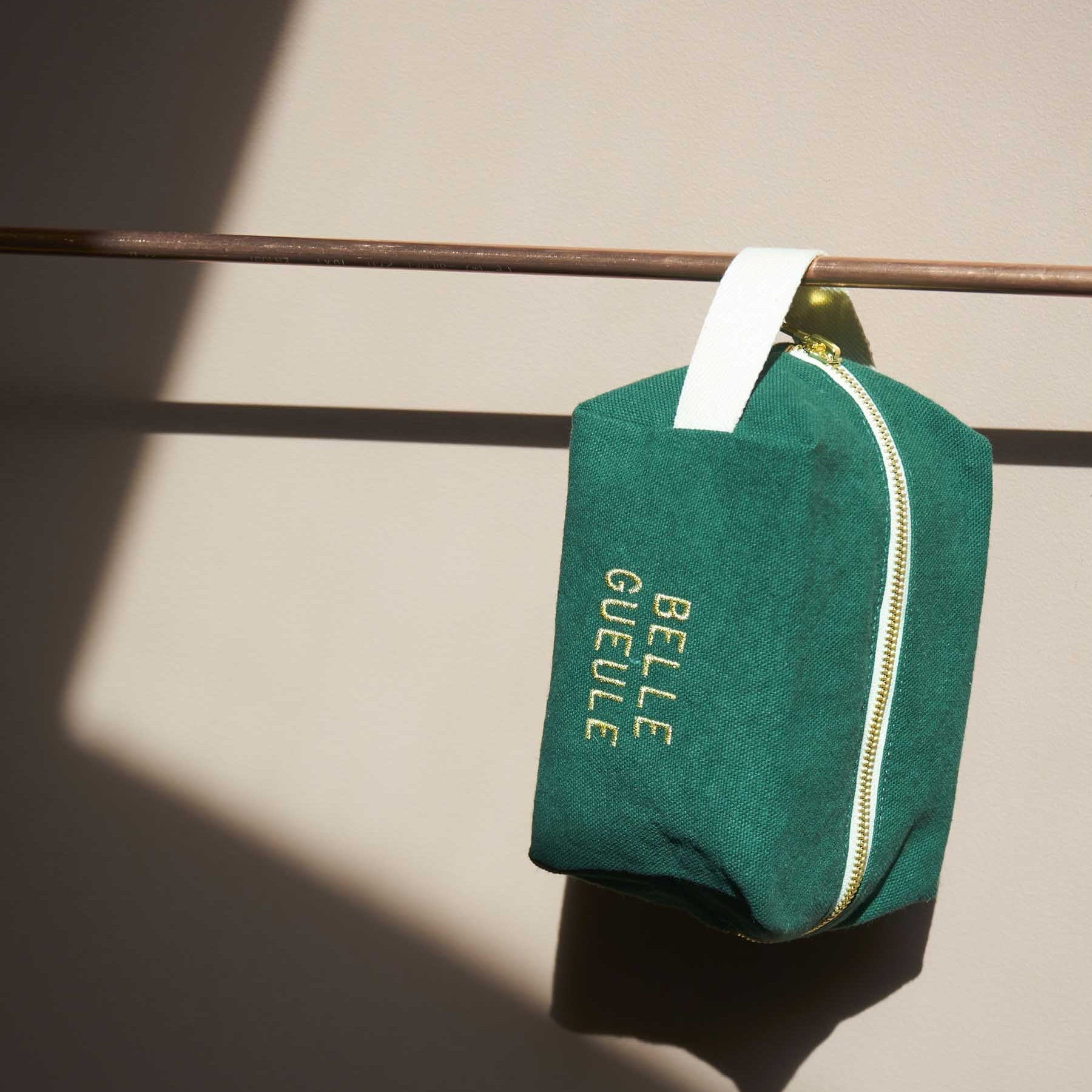 astuccio cubo bg nori verde, colore verde, taglia 15,5 x 10 x 10. dettaglio del prodotto da bagno