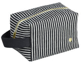 trousse cubo basile caviale, colore caviale, taglia 10 x 16 x 10. dettaglio del prodotto da bagno