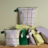 trousse da toilette iona pepe rosa, colore pepe rosa, taglia 22 x 18 x 7,5. dettaglio del prodotto da bagno