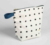 trousse da toilette mio ecru, colore ecru, taglia 23 x 28 x 10. dettaglio del prodotto da bagno