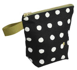 trousse da toilette mia caviale, colore caviale, taglia 18 x 22 x 8. dettaglio del prodotto da bagno