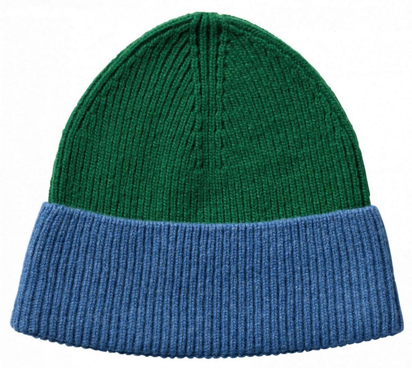 berretto benny foresta, colore foresta, taglia 21 x 23. berretto ecosostenibile su fondo neutro, piegato per mostrare il tessuto naturale