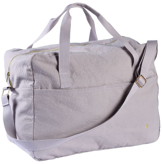 borsa da viaggio iona pepe rosa, colore pepe rosa, taglia 30 x 42 x 20. vista frontale della borsa da viaggio su sfondo bianco