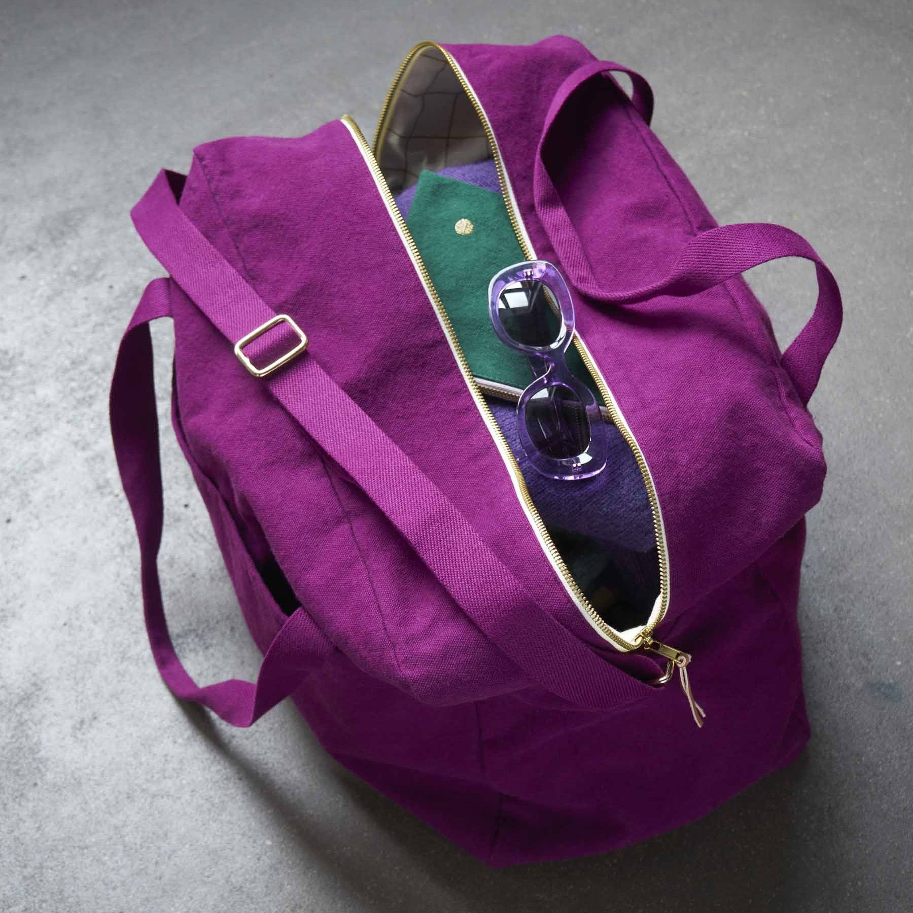 borsa da viaggio iona pioggia viola, colore pioggia viola, taglia 30 x 42 x 20. borsa da viaggio ecosostenibile perfetta per weekend fuori porta