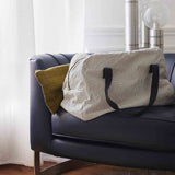 borsa da weekend gustave caviar, colore gustave caviar, taglia 28 x 42 x 20. realizzata in 100% cotone bio, pensata per viaggiare con stile e sostenibilità