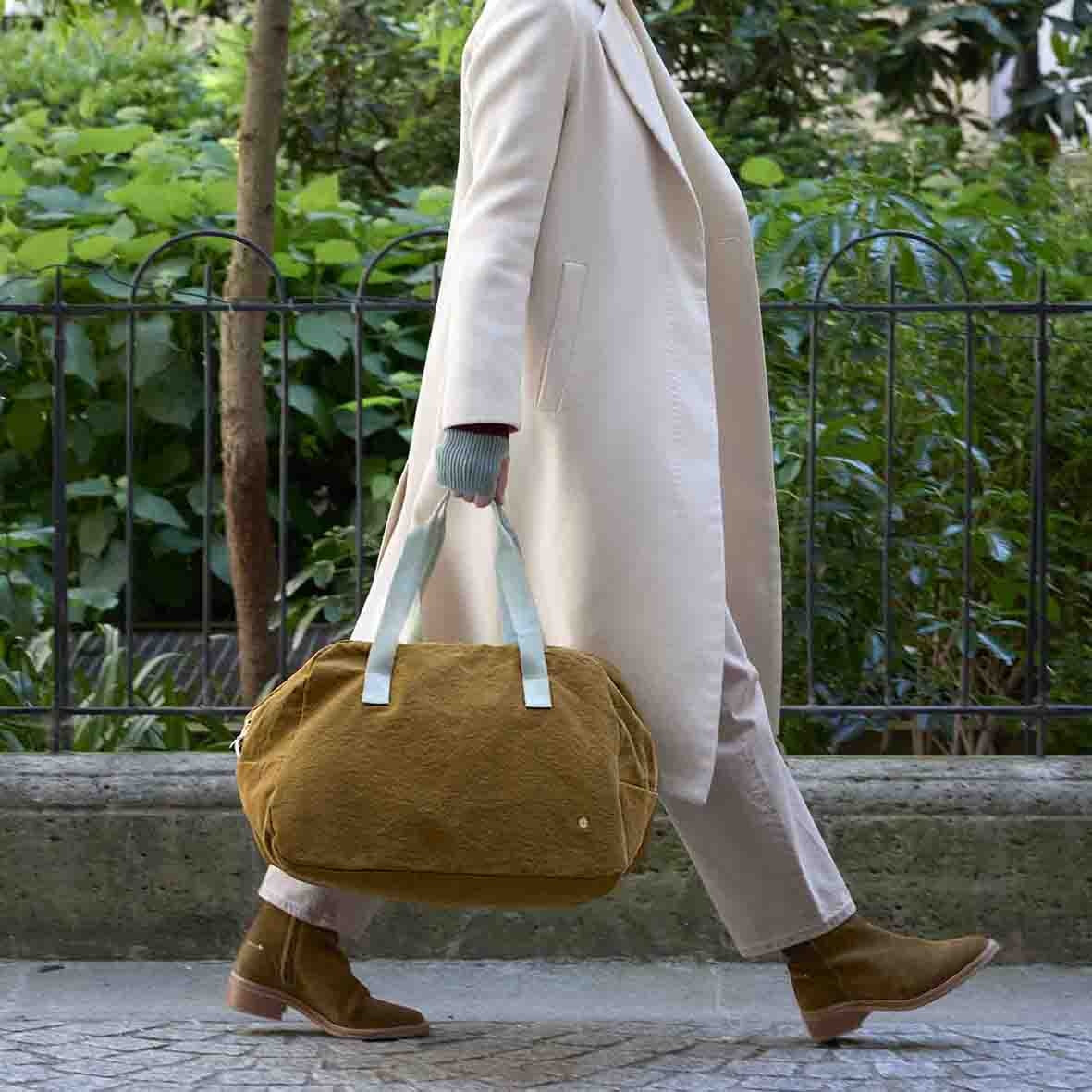 borsa weekend iona noci, colore noci, taglia 28 x 42 x 20. borsa da viaggio ecosostenibile perfetta per weekend fuori porta