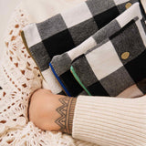 pochette max caviar, colore max caviar, taglia m. realizzata in cotone biologico con interno rivestito, pratica ed eco-friendly