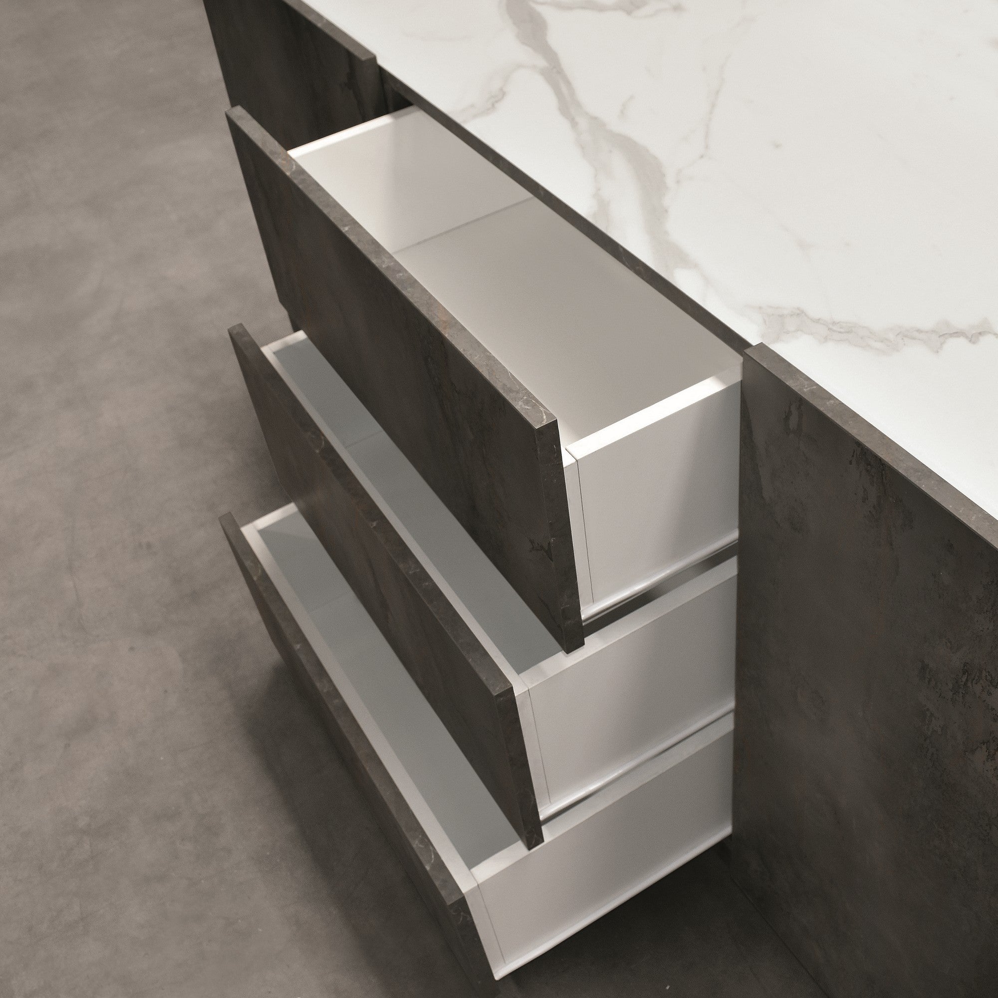 credenza pietrasanta in legno, finitura in acciaio ossidato, piano effetto marmo statuario, 200×50 cm, credenza posizionata...