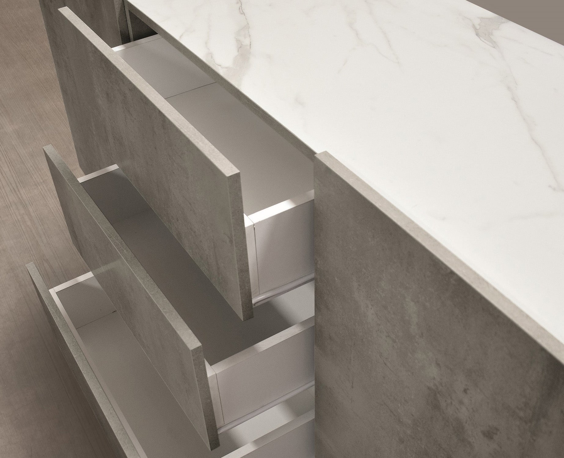 credenza favignana in legno, finitura in grigio cemento, piano effetto marmo statuario, 200×50 cm, credenza posizionata in...