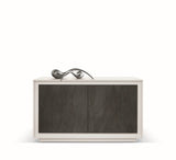 credenza lampedusa in legno bianco frassinato, ante finitura acciaio ossidato, 140×50 cm, credenza in legno vista frontale,...