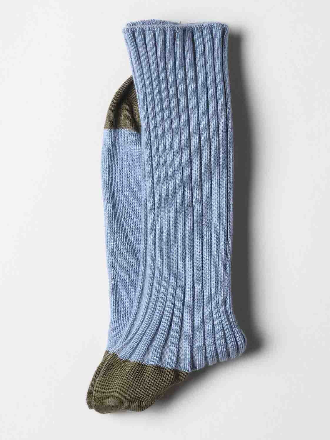 calzini yvette sardina, colore sardina, taglia 39/41. realizzati in 80% cotone bio, 19% poliammide, 1% elastan, garantiscono comfort e rispetto per l’ambiente