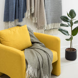 plaid carina oliva, colore oliva, taglia 130 x 190. coperta di qualità ideale per le notti fredde o il relax sul divano