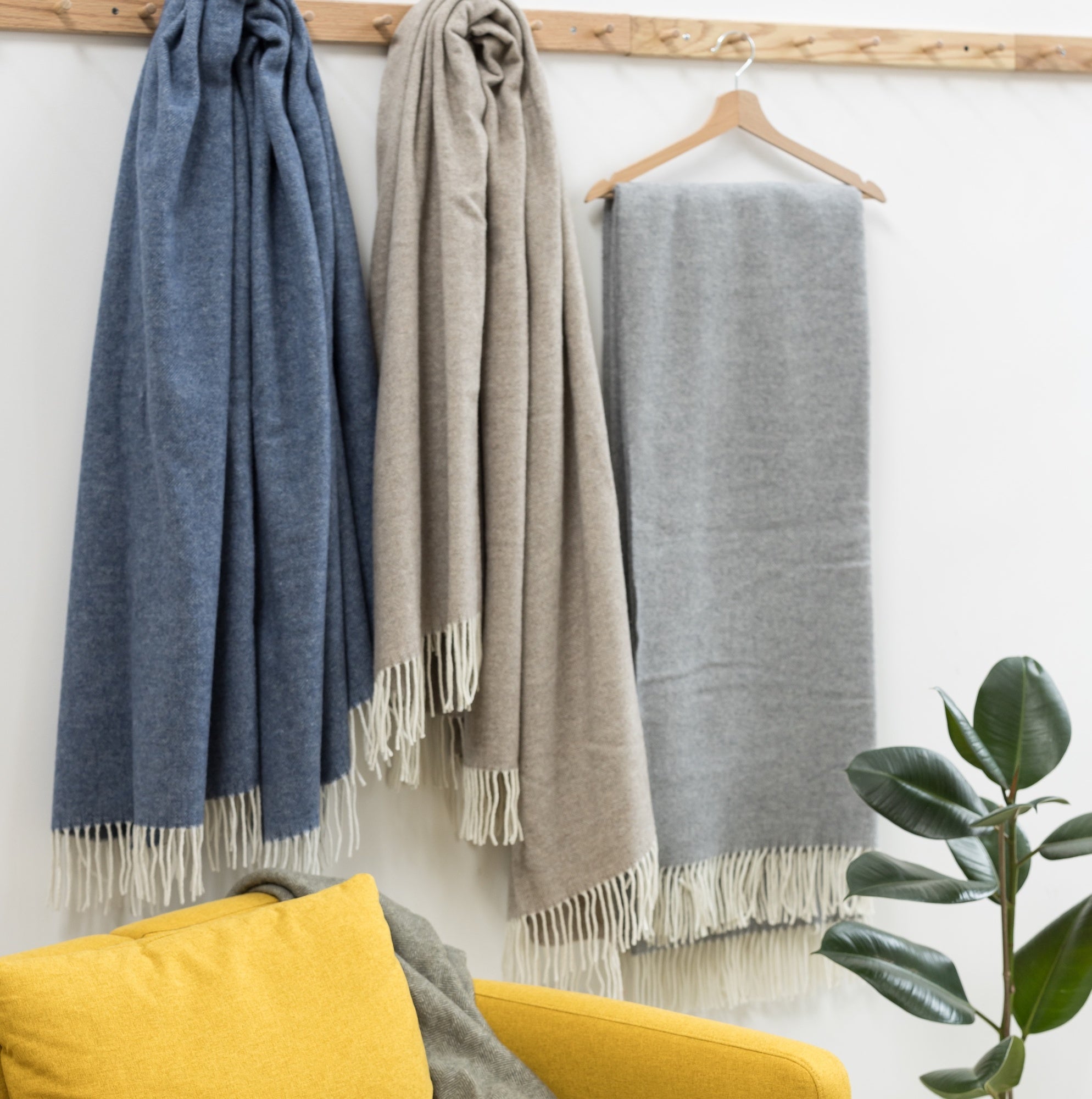 plaid carina perla, colore perla, taglia 130 x 190. aggiunge comfort e stile alla zona notte