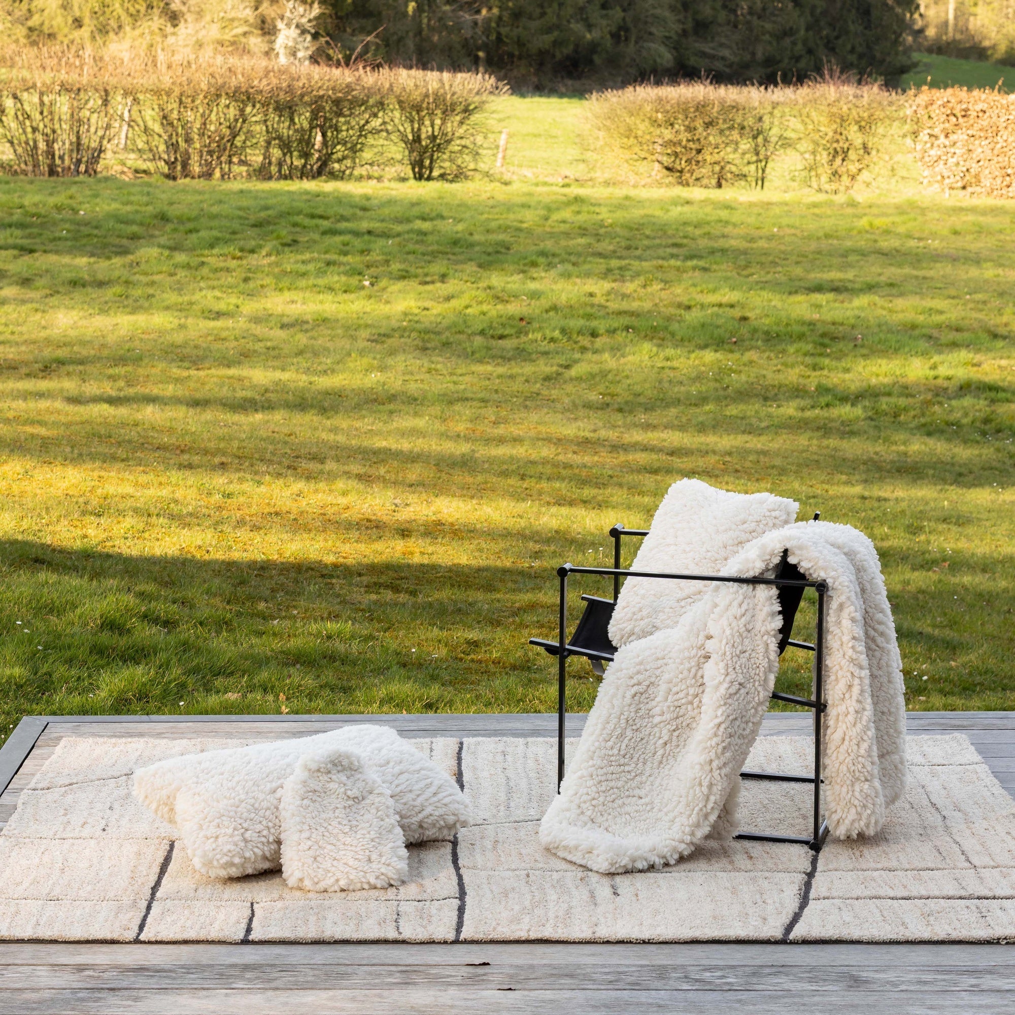 plaid noam neve, colore neve, taglia 140 x 180. coperta di qualità ideale per le notti fredde o il relax sul divano