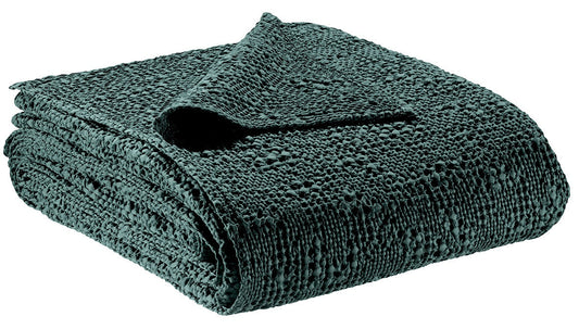 plaid tana prussia, colore prussia, taglia 140 x 200. vista frontale della coperta piegata su sfondo bianco