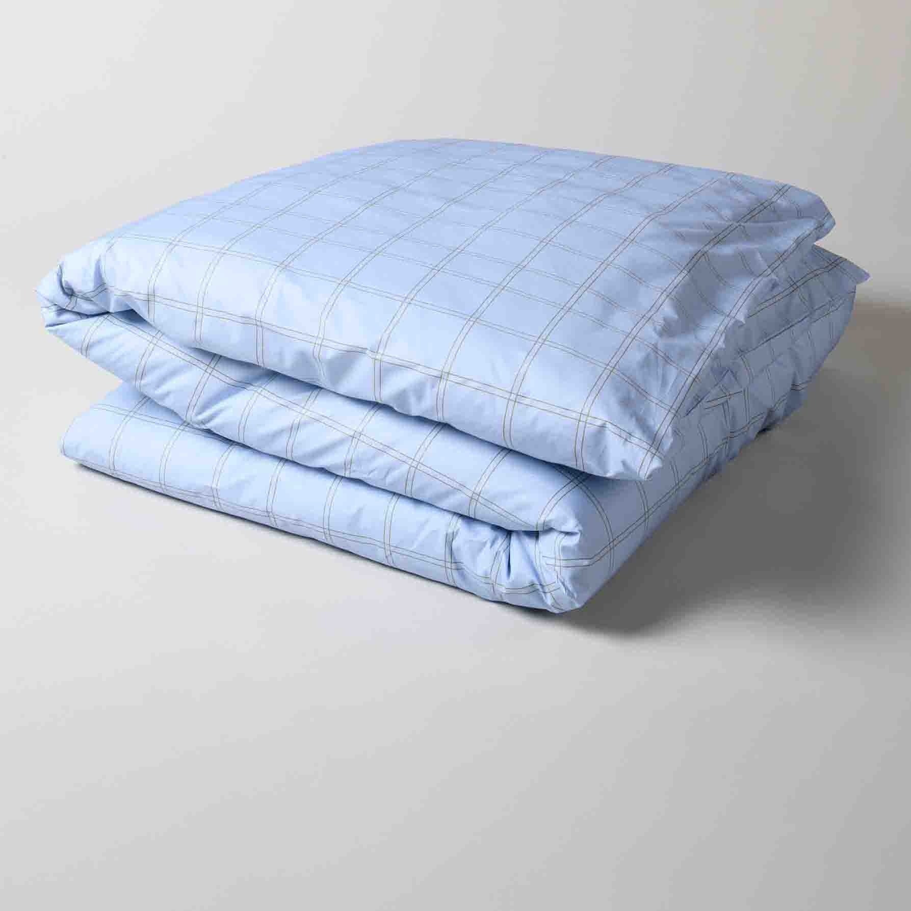 copripiumino chloe cielo, colore cielo, taglia 240 x 220. soluzione elegante per proteggere e valorizzare il piumino