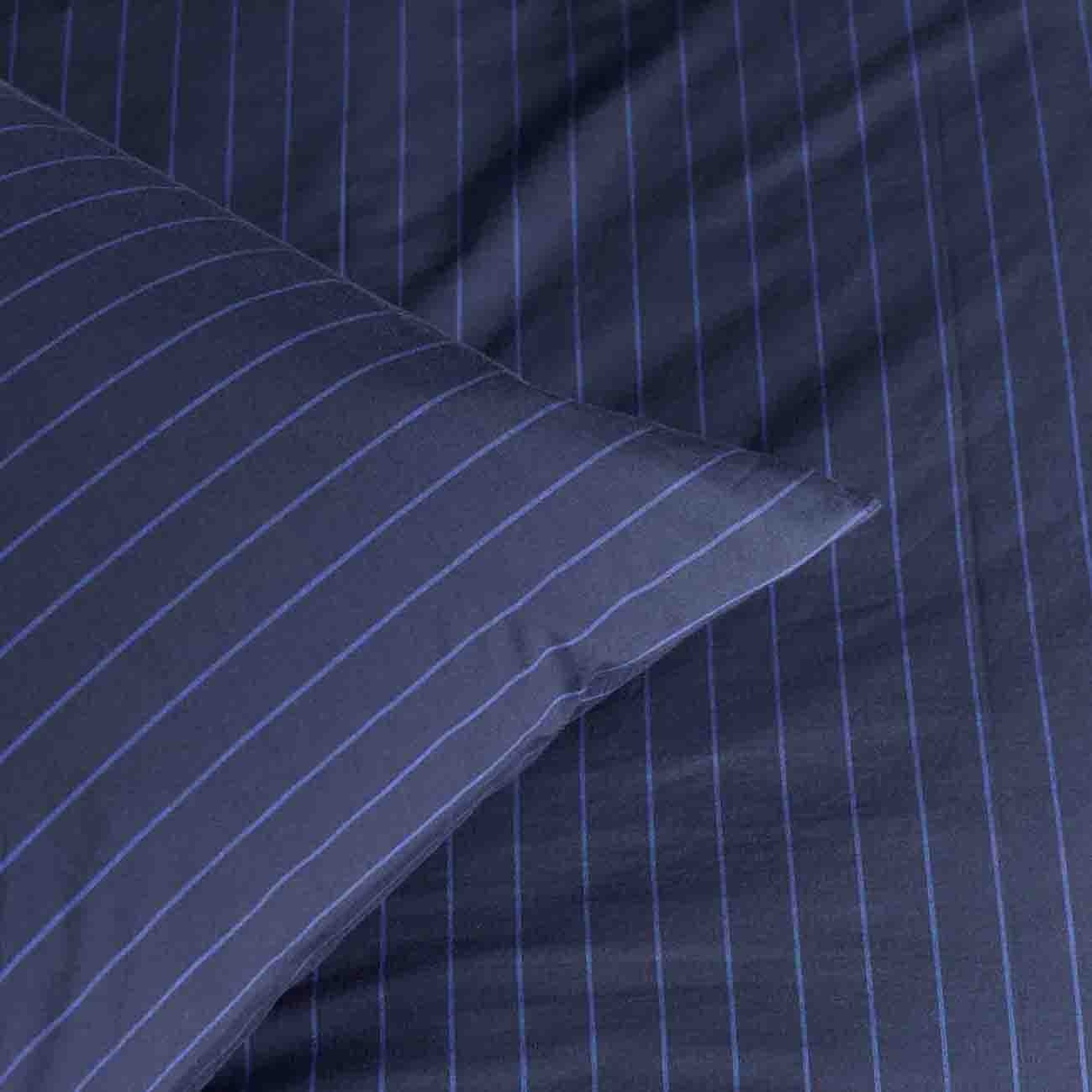 copri-piumino line blu, colore blu, taglia 240 x 220. facile da cambiare per un look sempre fresco