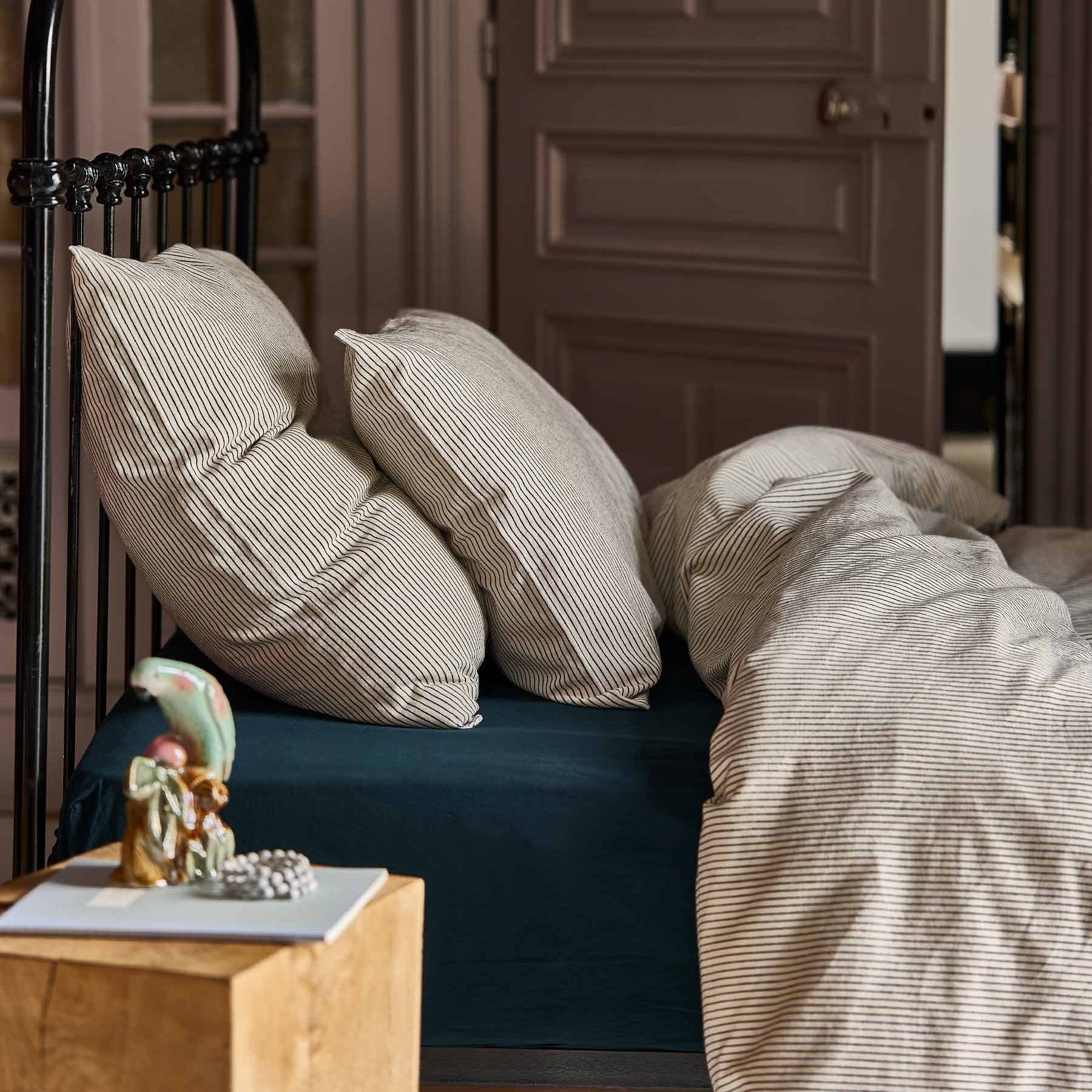 copripiumino leonie caviale, colore caviale, taglia 240 x 220. dona un aspetto ordinato e raffinato