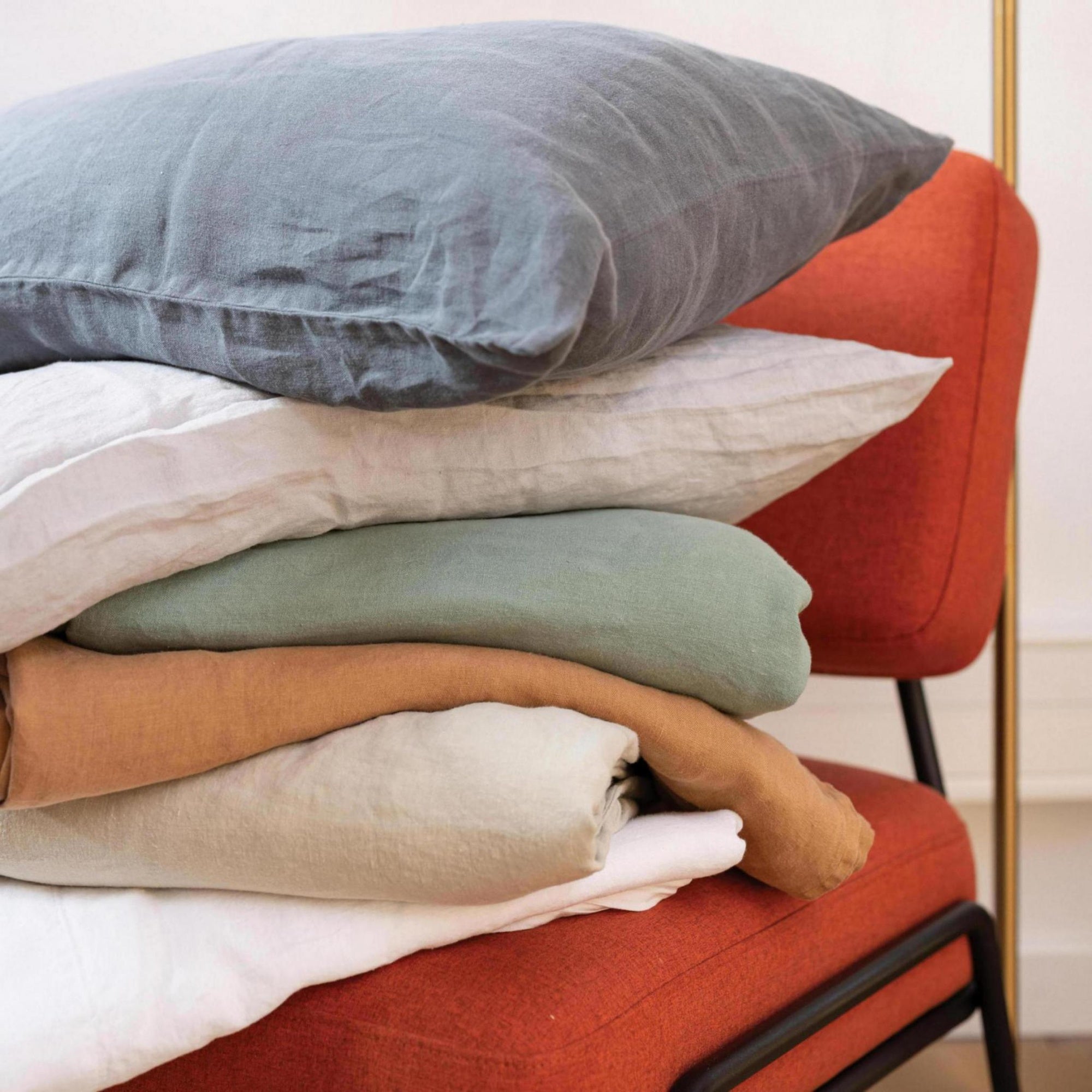 copripiumino kala carbone, colore carbone, taglia 260 x 240. rinnova il letto con uno stile moderno e pratico