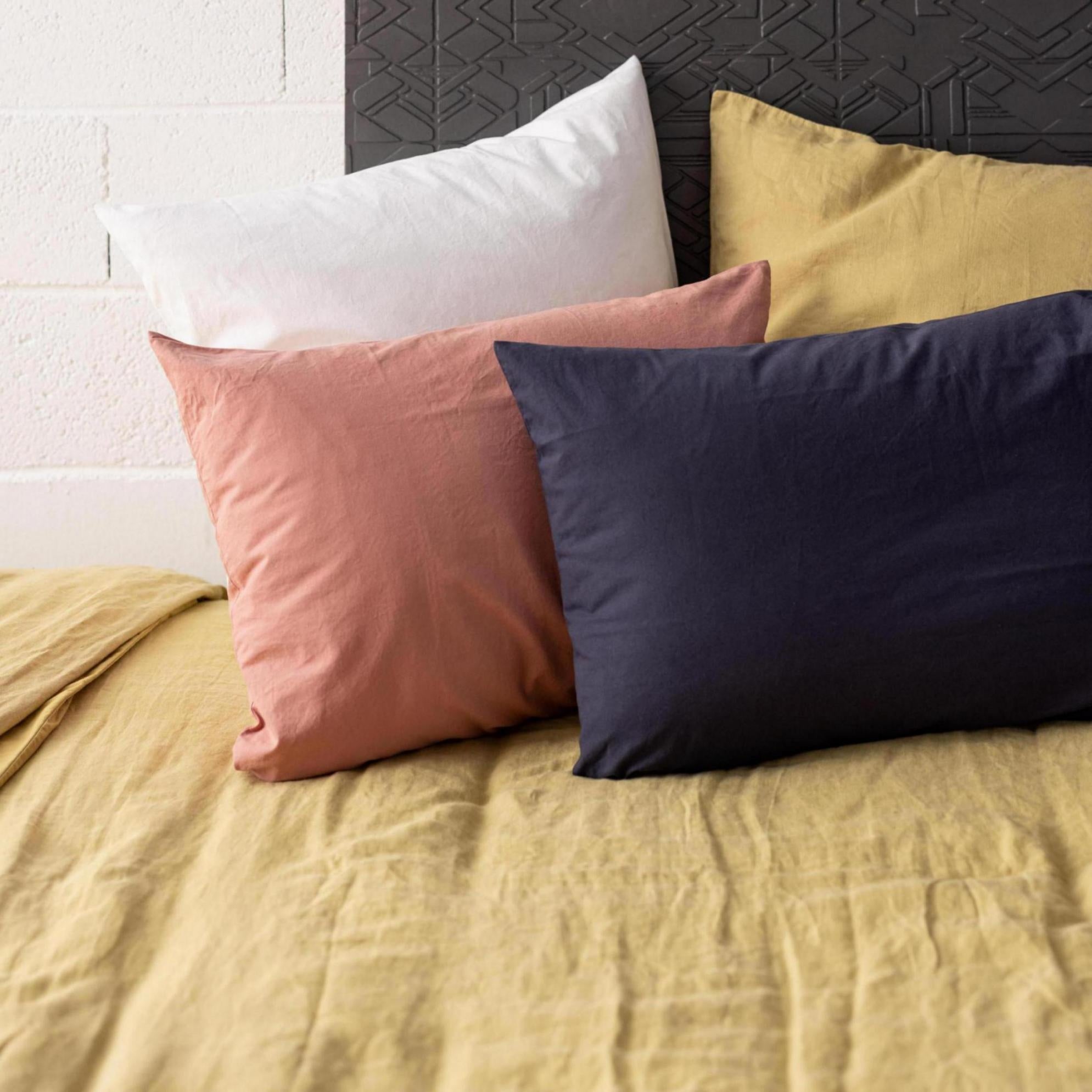 copri piumino calita gold, colore gold, taglia 85 x 200. rinnova il letto con uno stile moderno e pratico