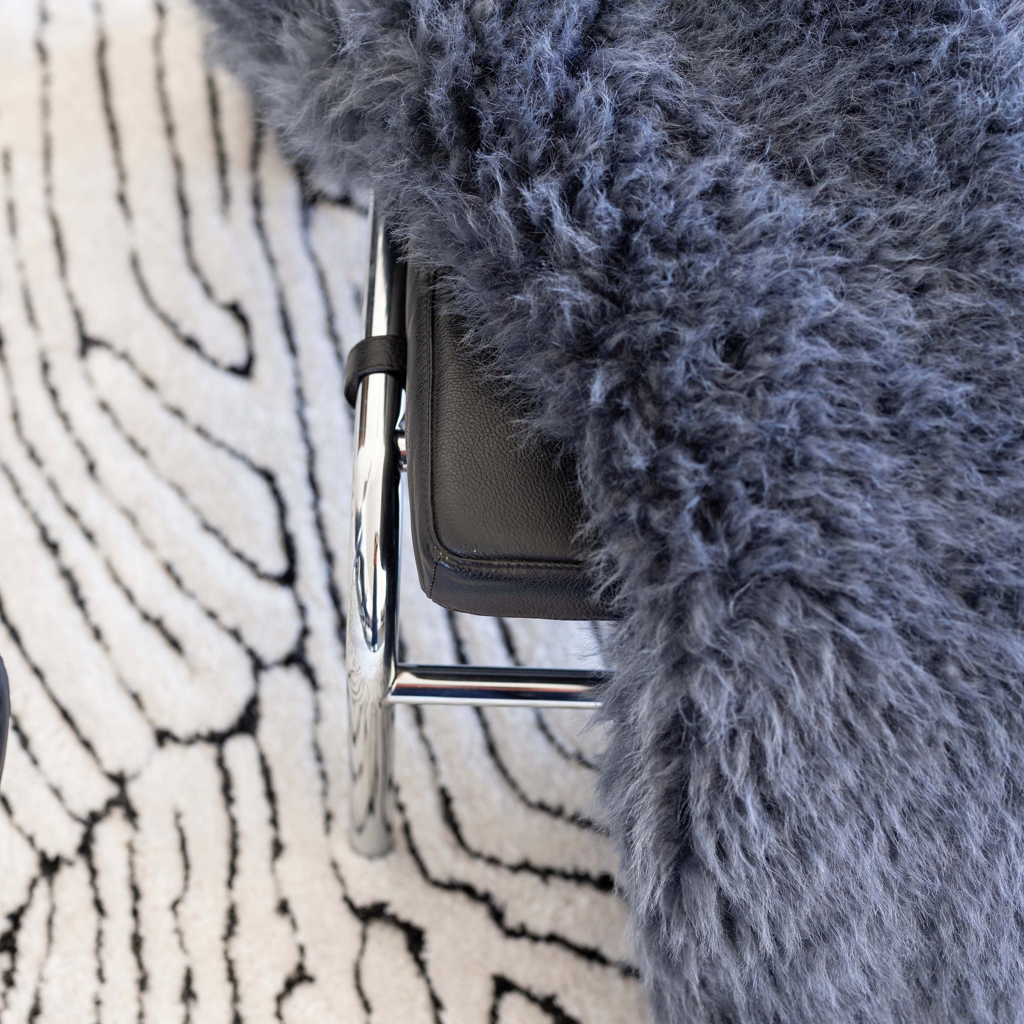 cuscino betani ardesia, colore ardesia, taglia 45 x 45. imbottitura soffice per un comfort quotidiano