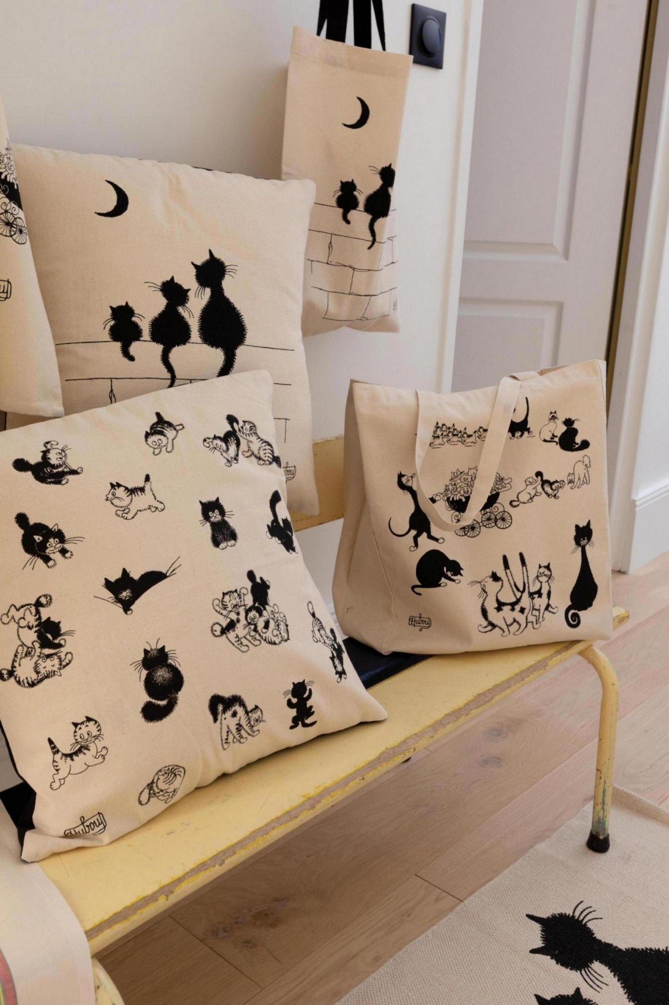 cuscino dubout les chatons ecru, colore ecru, taglia 45 x 45. design versatile che si adatta a stili moderni e classici