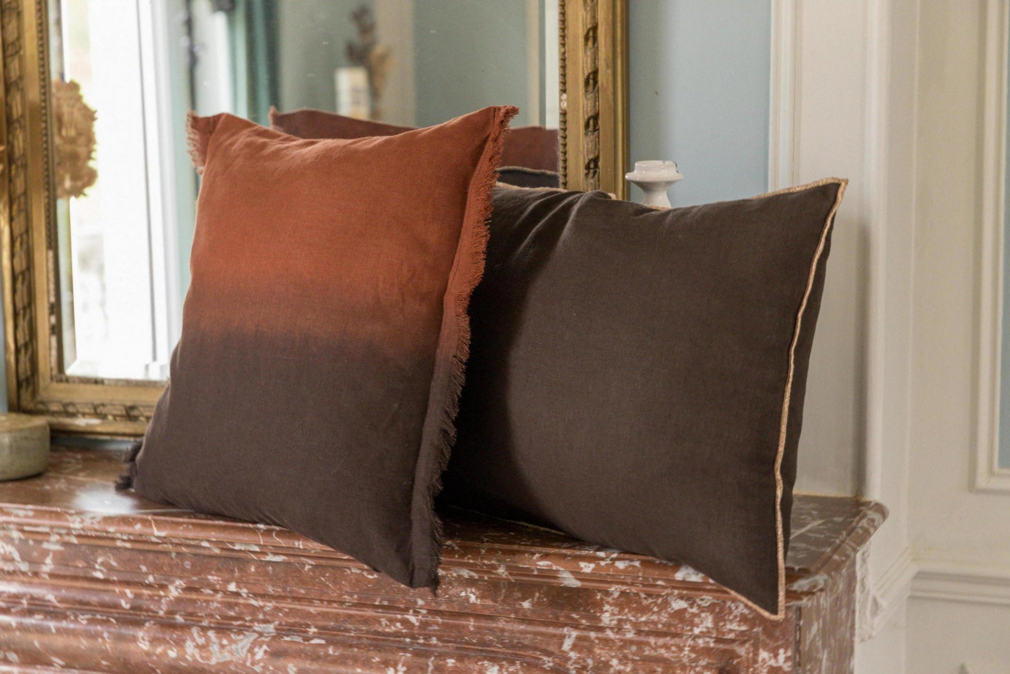 cuscino zeff celeste ebano, colore ebano, taglia 40 x 65. design versatile che si adatta a stili moderni e classici