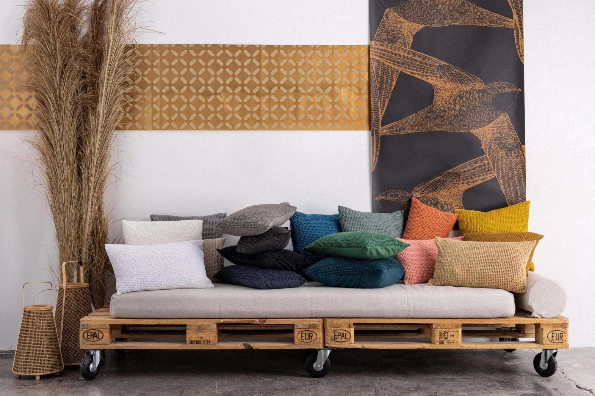 cuscino maia bronzo, colore bronzo, taglia 45 x 45. imbottitura soffice per un comfort quotidiano