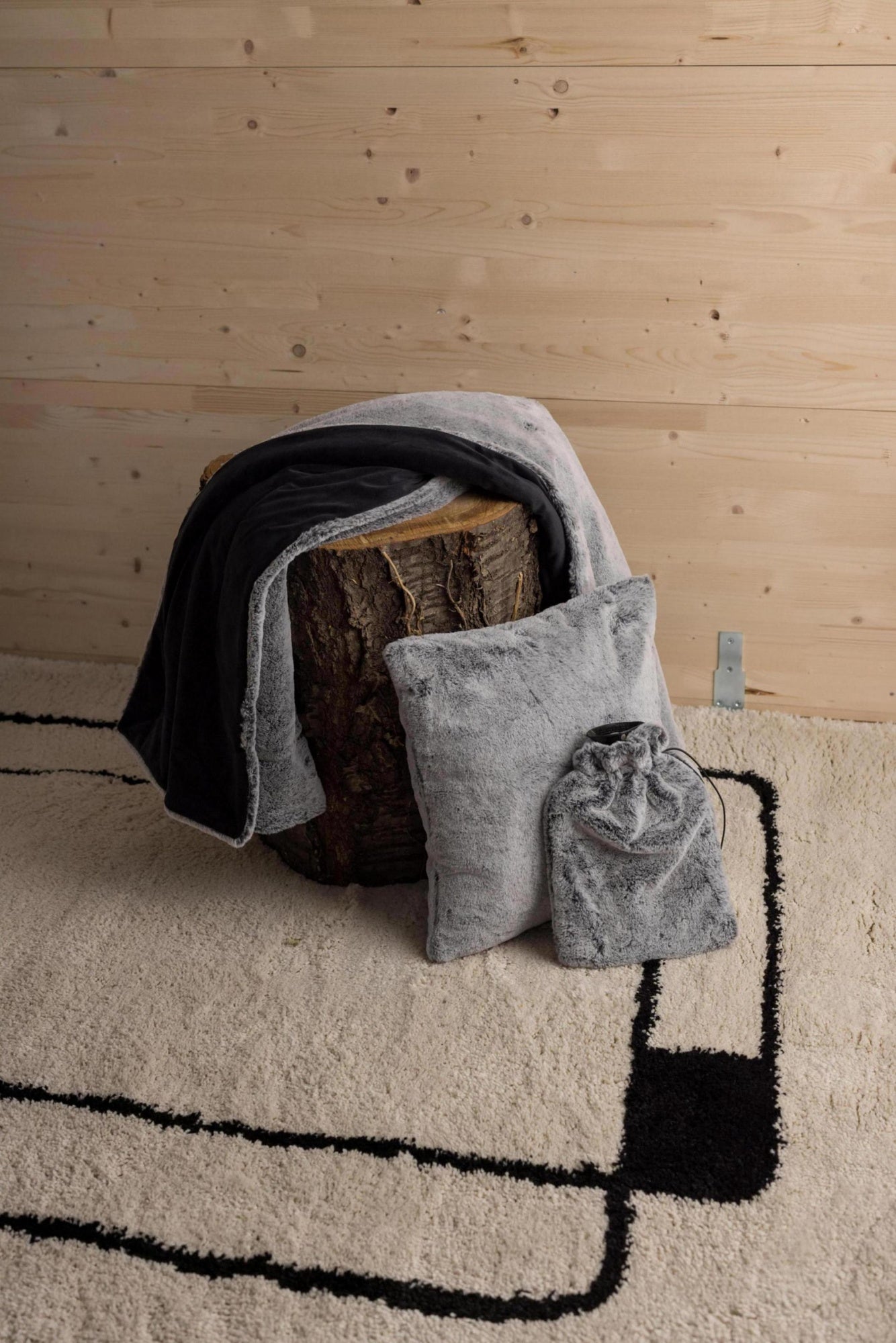 cuscino kinta tonnerre, colore tonnerre, taglia 45 x 45. ideale come complemento d’arredo su divani, poltrone o letti