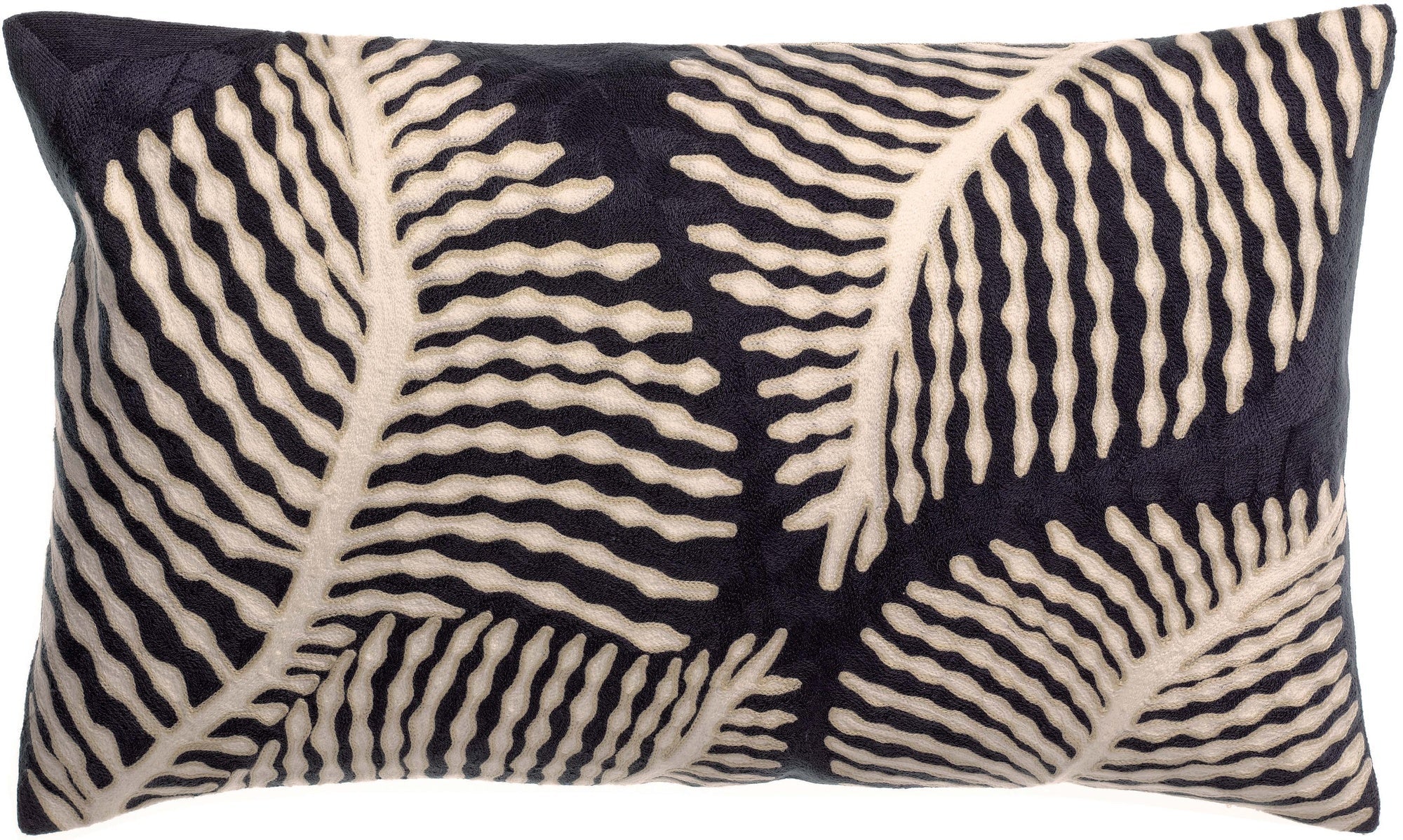 cuscino ricamato flora marina militare, colore marina militare, taglia 30 x 50. cuscino da interno elegante, perfetto per arredare soggiorno o camera da letto