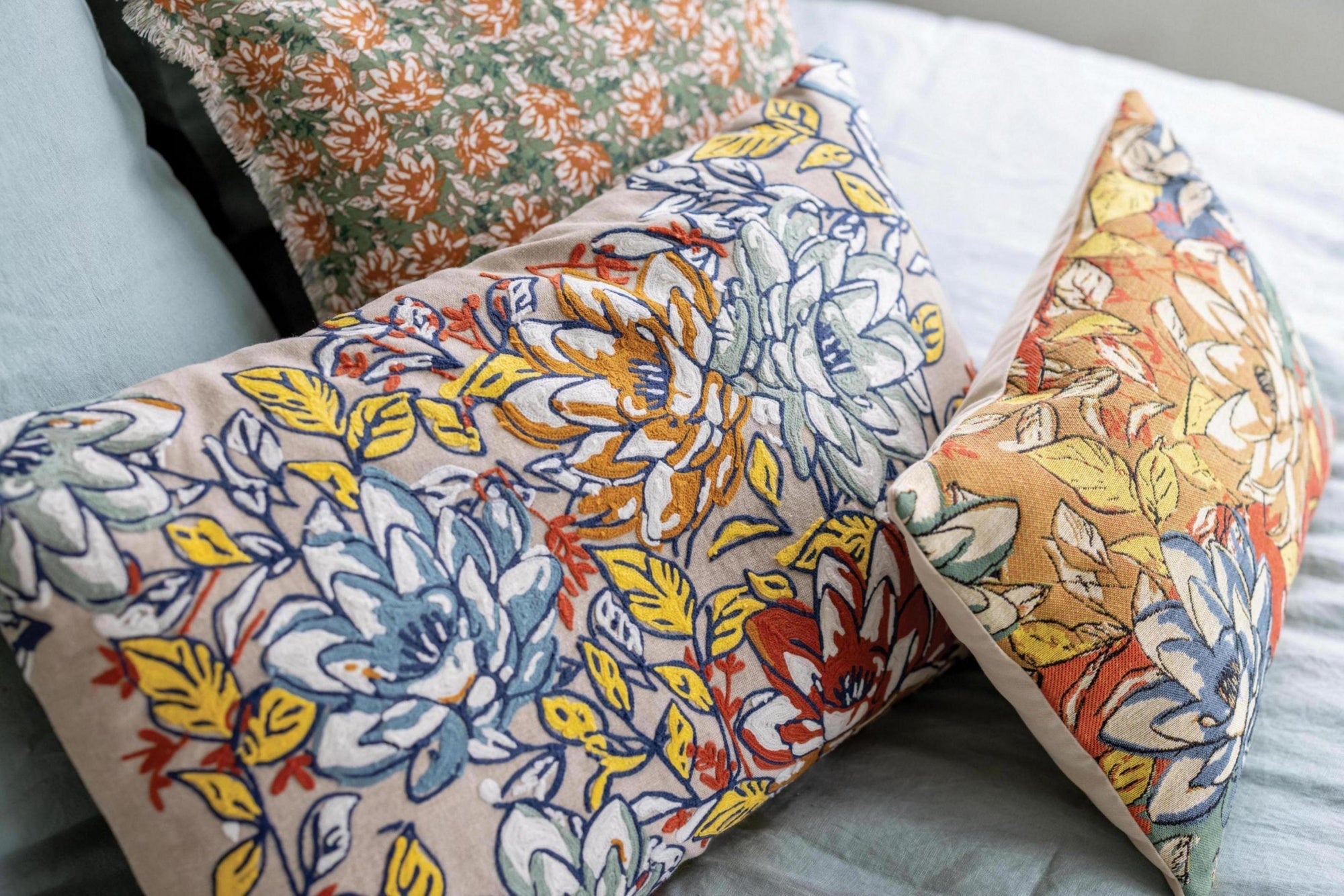 cuscino ricamato alba multico, colore multico, taglia 40 x 65. ideale come complemento d’arredo su divani, poltrone o letti