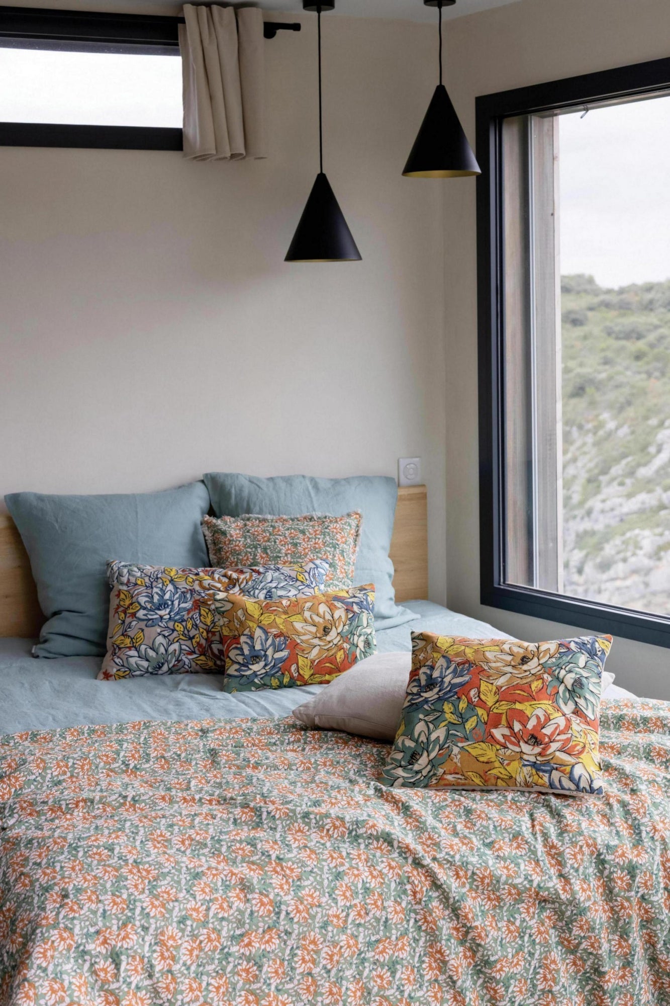 cuscino ricamato alba multico, colore multico, taglia 40 x 65. design versatile che si adatta a stili moderni e classici