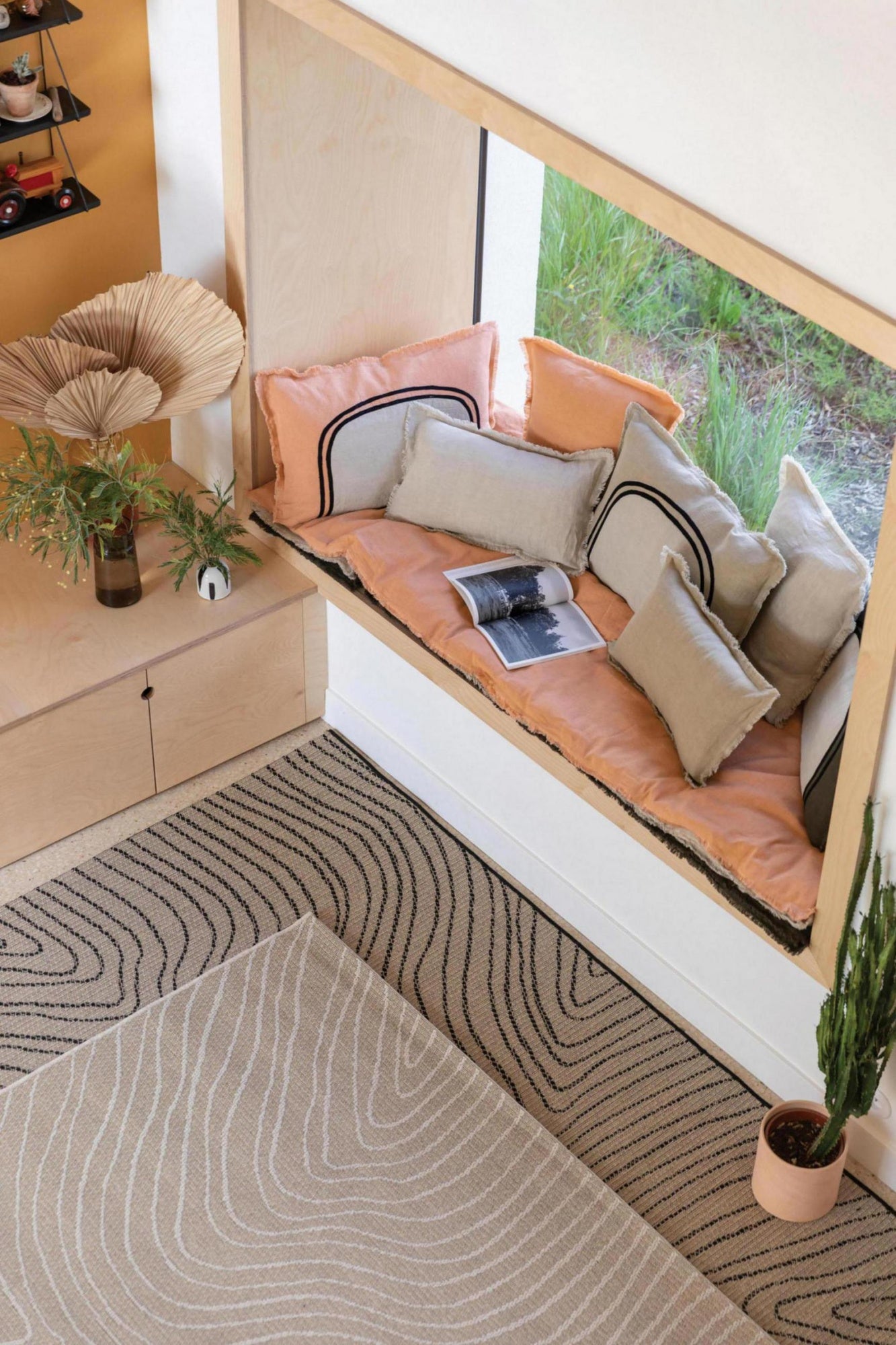 cuscino tinta unita laly ciottolo, colore ciottolo, taglia 30 x 50. ideale come complemento d’arredo su divani, poltrone o letti