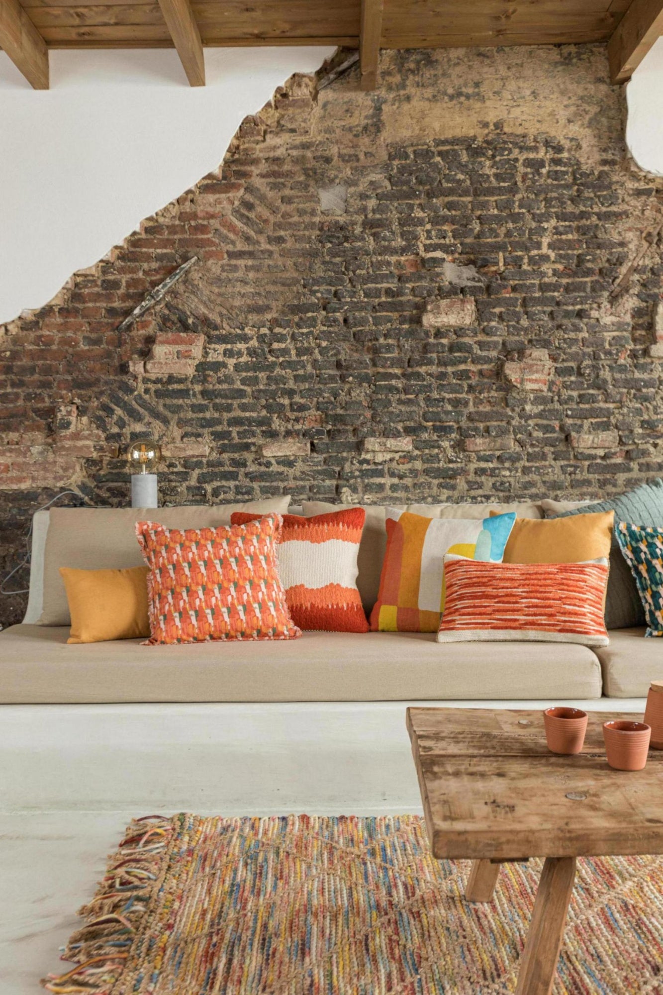 cuscino tinta unita zeff ocra, colore ocra, taglia 45 x 45. ideale come complemento d’arredo su divani, poltrone o letti